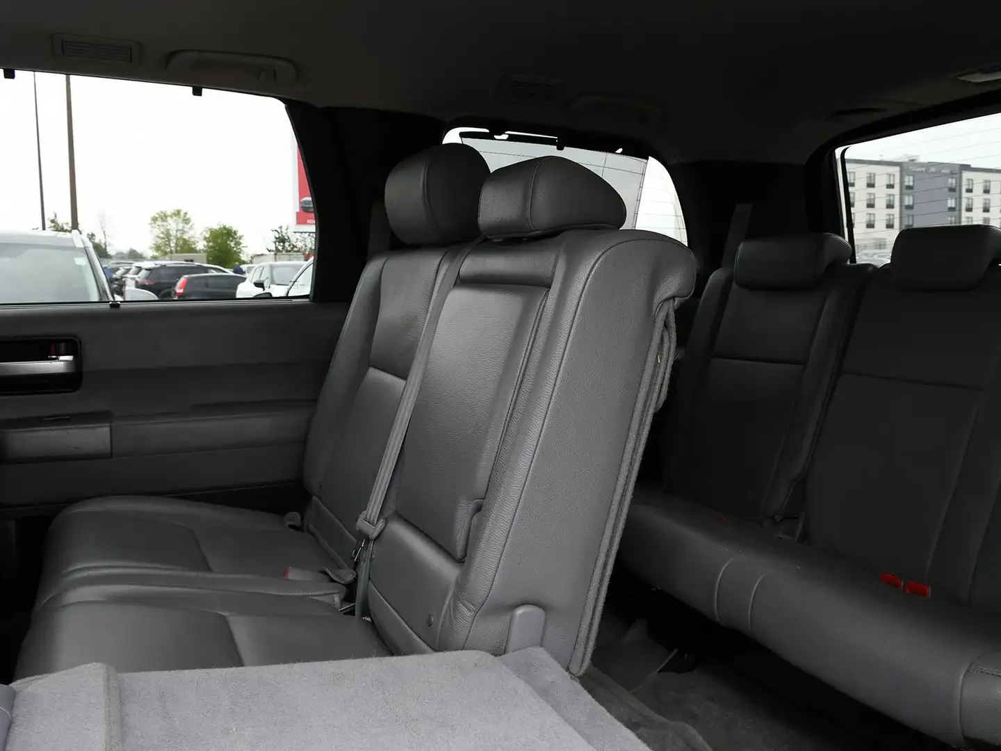 Toyota Sequoia 5.7* V8* LIMITED* ПОДГРЕВ* КАМЕРА* JBL* , снимка 8 - Автомобили и джипове - 55973469