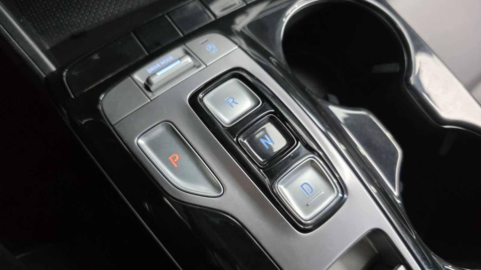 Hyundai Tucson Diesel 2.0 2WD autogeorge.com, снимка 13 - Автомобили и джипове - 56136939