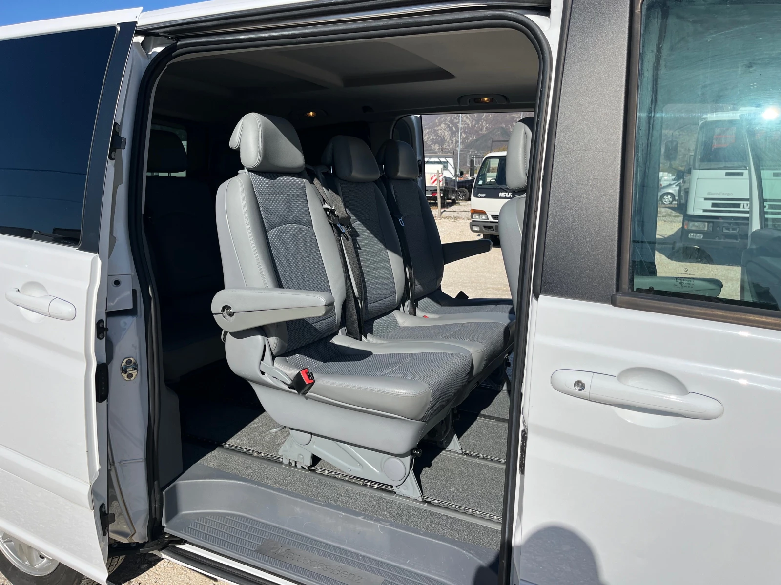 Mercedes-Benz Viano 2.2 CDI 8-места - изображение 10