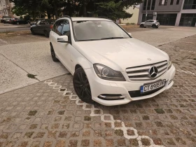 Mercedes-Benz 220, снимка 3