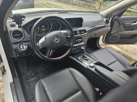 Mercedes-Benz 220, снимка 8