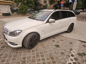 Mercedes-Benz 220, снимка 1