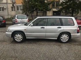 Subaru Forester 2.0Turbo 4Х4 Бензин Автоматик, снимка 3