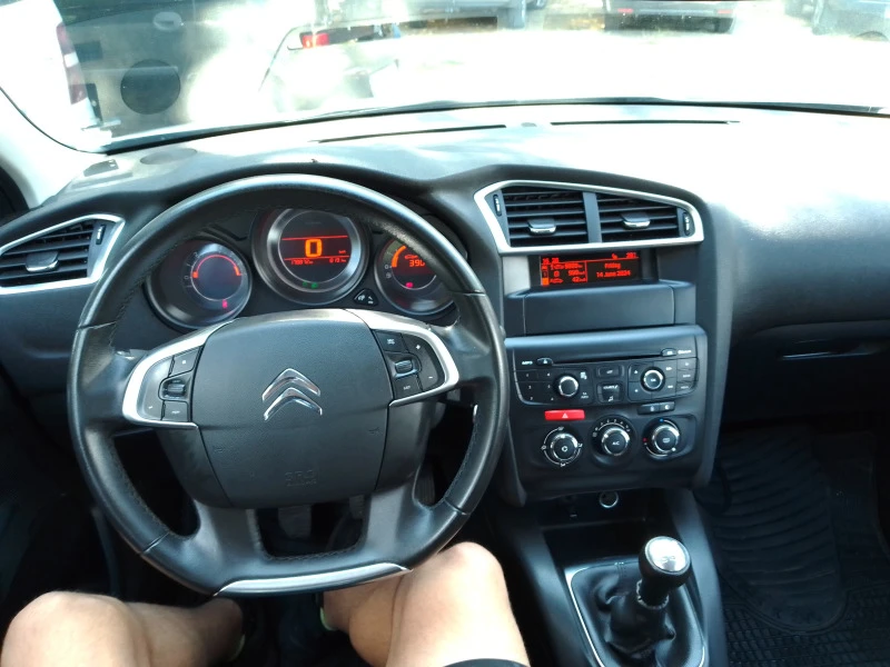 Citroen C4 1.4 VTI, снимка 8 - Автомобили и джипове - 47612208