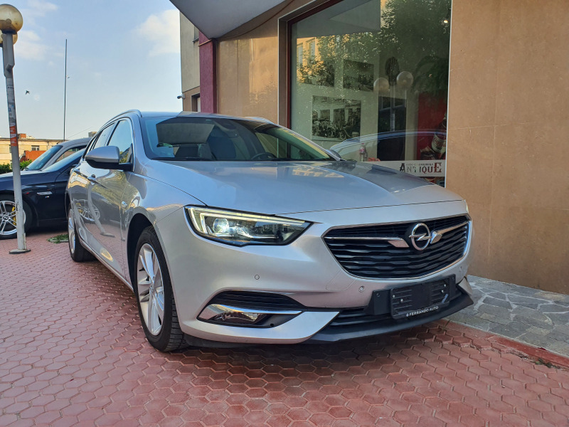 Opel Insignia SPORTSTOURER, снимка 1 - Автомобили и джипове - 46398892