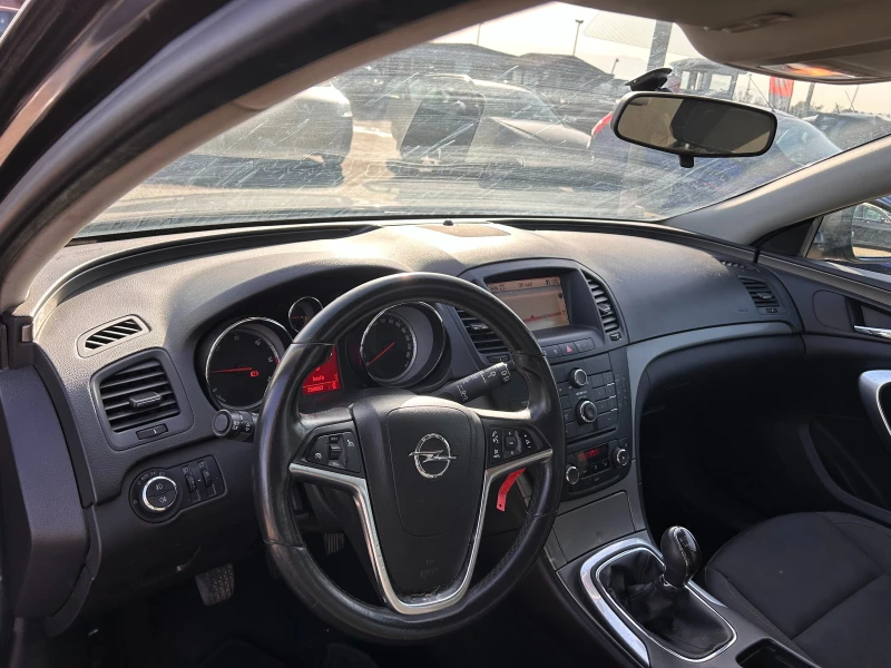 Opel Insignia 2.0CDTI NAVI EURO 5, снимка 10 - Автомобили и джипове - 47764323