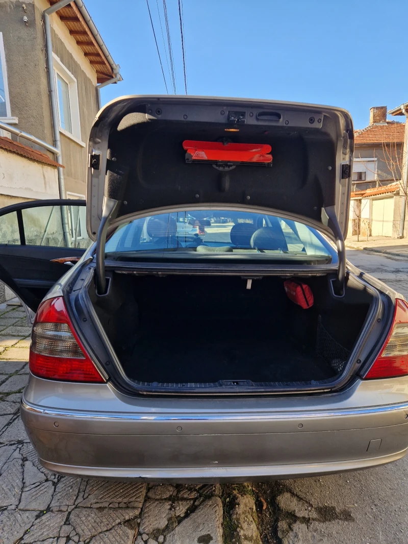 Mercedes-Benz E 320 Elegance EVO, снимка 16 - Автомобили и джипове - 48740611