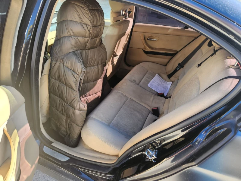 BMW 320, снимка 7 - Автомобили и джипове - 52338135