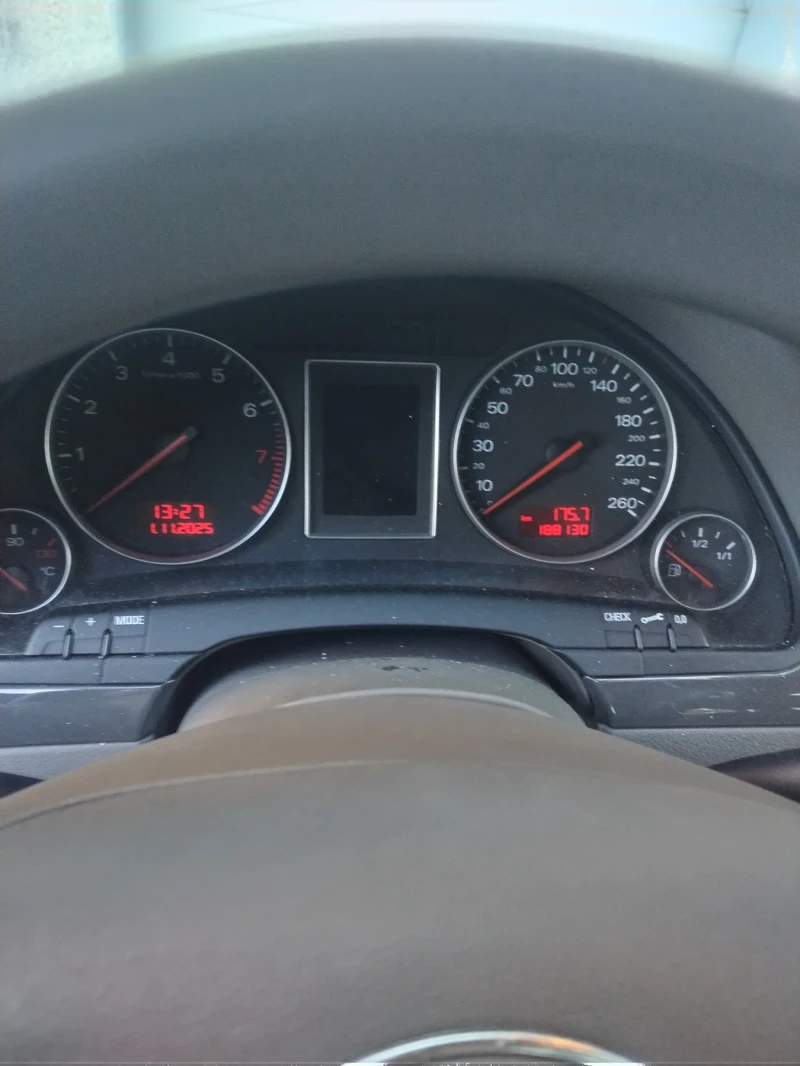 Audi A4 2.0, снимка 8 - Автомобили и джипове - 52255669