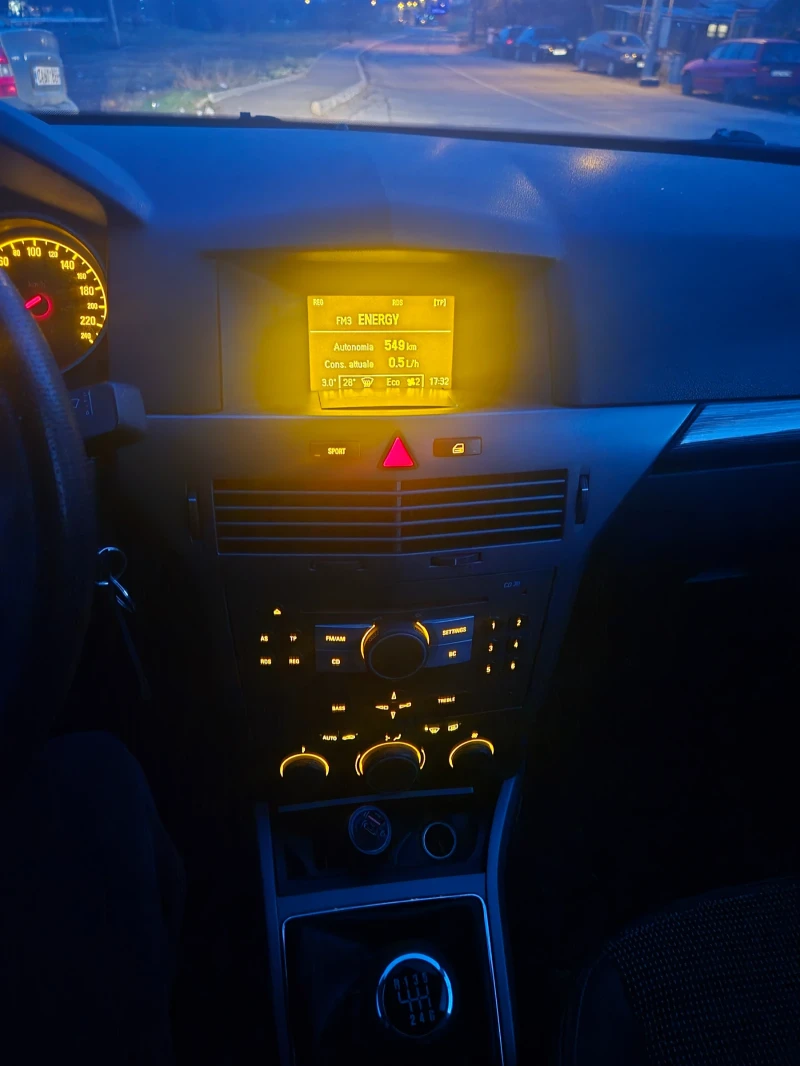 Opel Astra, снимка 12 - Автомобили и джипове - 52958679