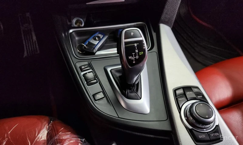 BMW 320, снимка 9 - Автомобили и джипове - 53239077