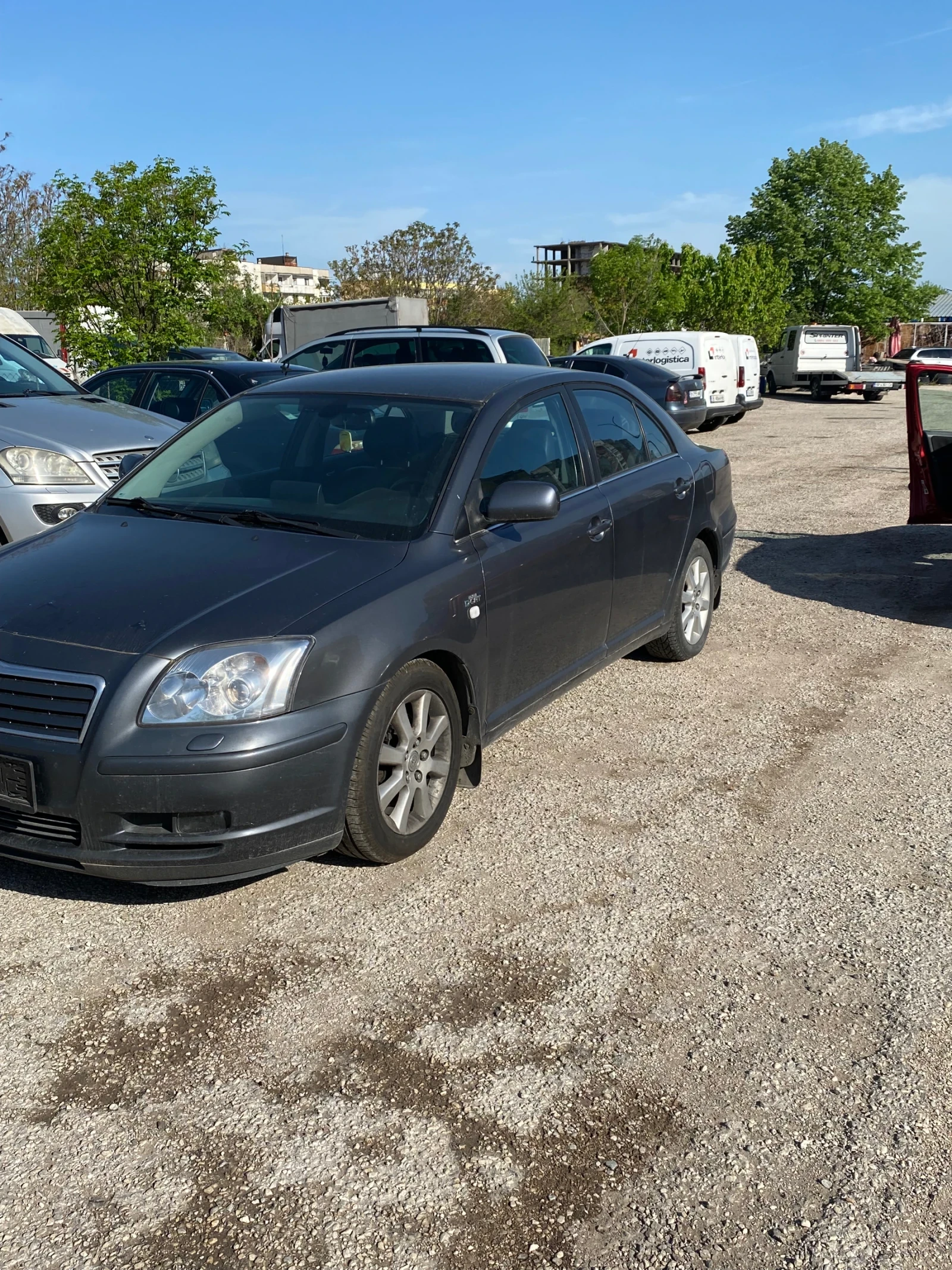 Toyota Avensis 2.2 - изображение 2