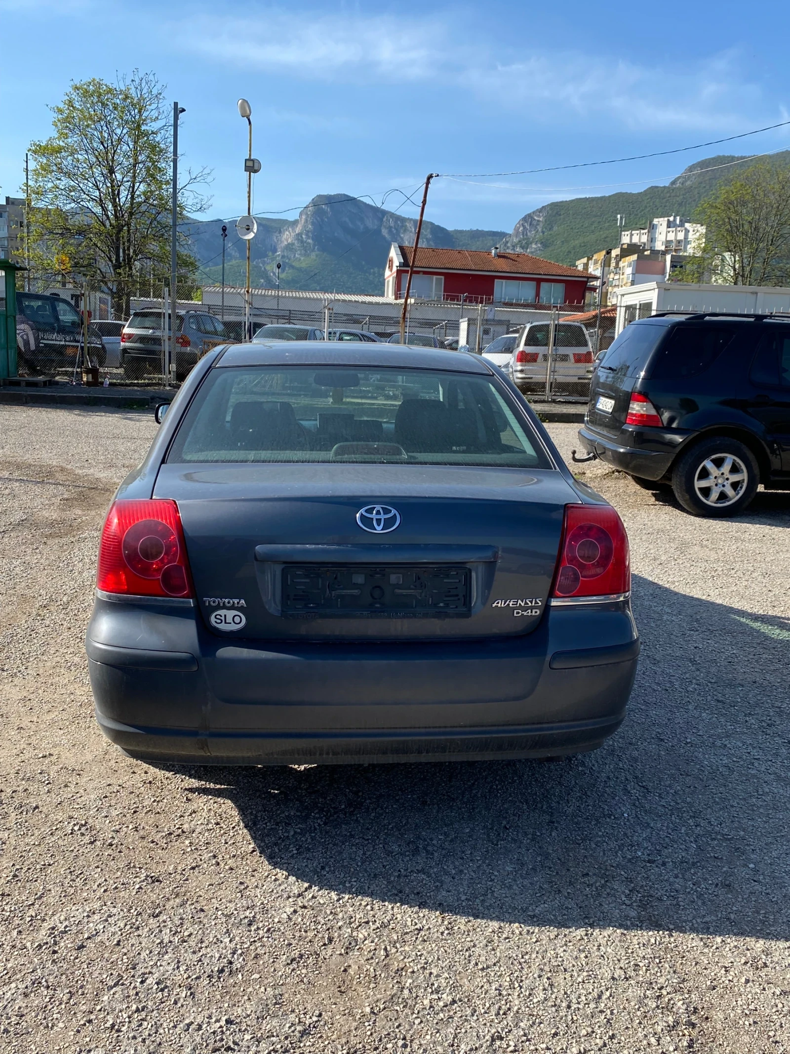 Toyota Avensis 2.2 - изображение 3