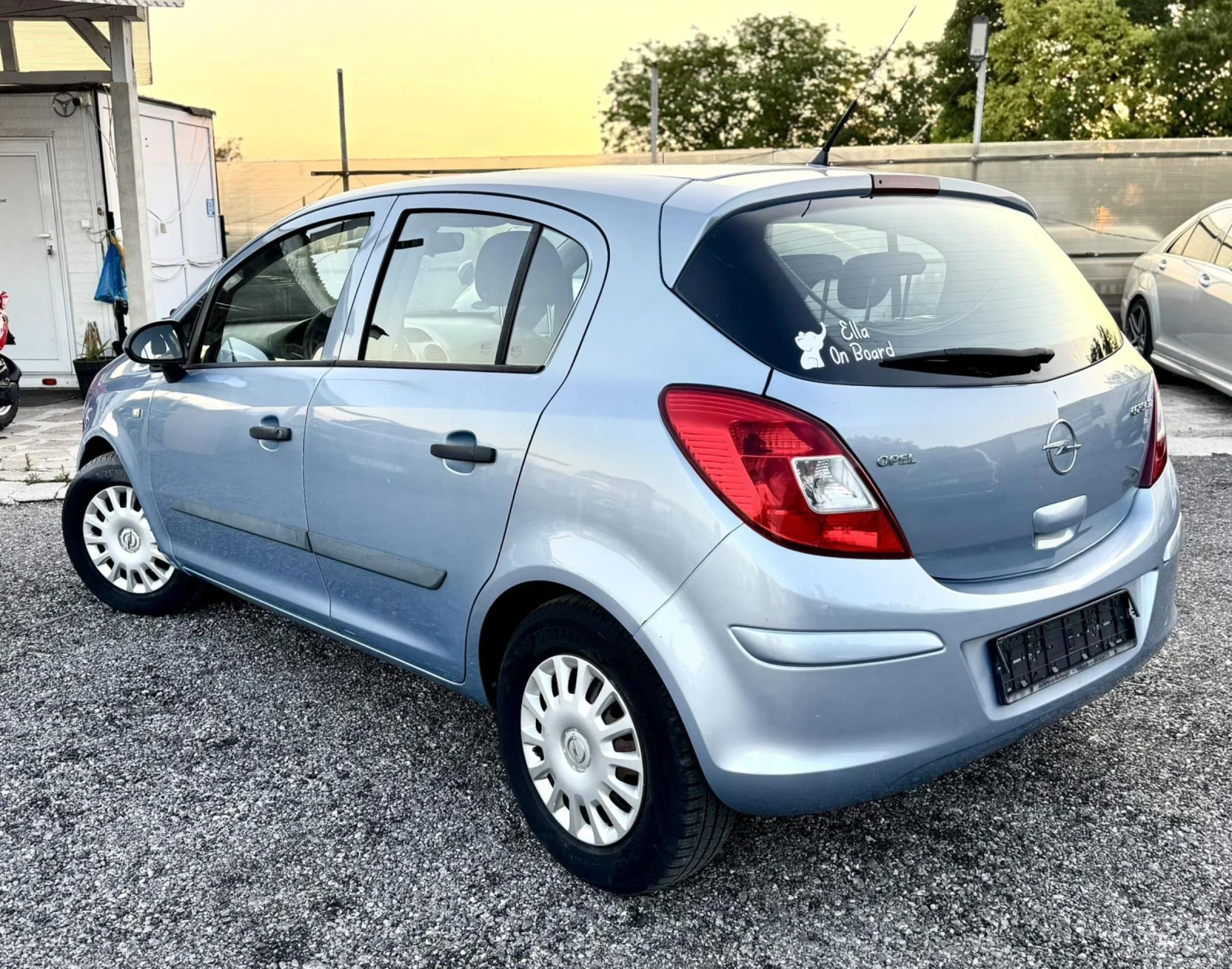 Opel Corsa 1.2 i - изображение 4