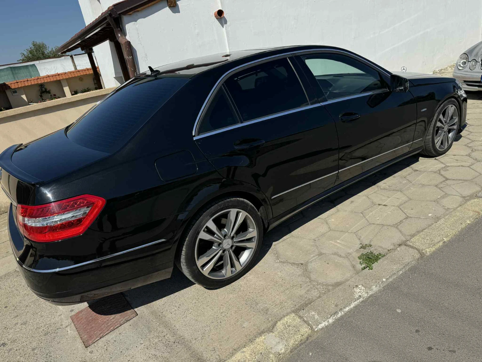 Mercedes-Benz E 250  - изображение 3