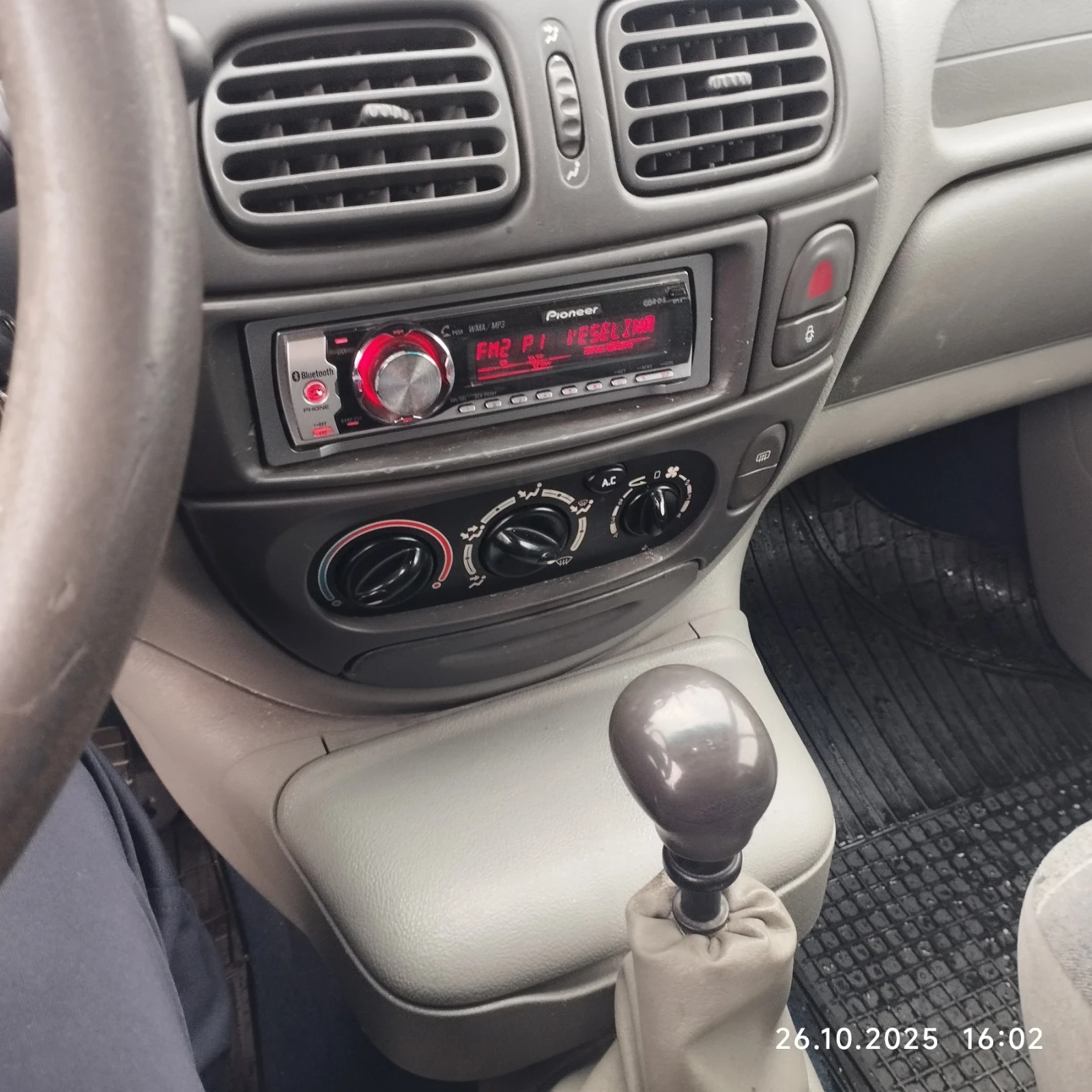 Renault Scenic 1, 9 DTI - изображение 8