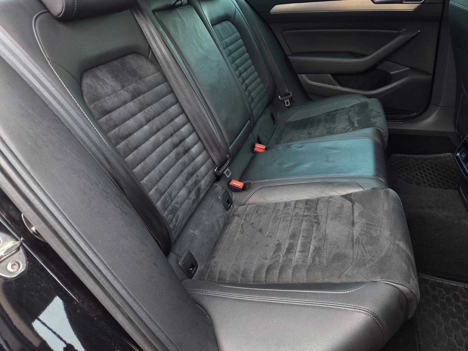 VW Passat 2.0TDI/HIGH-LINE/LIMOSINE/DIGITAL | Mobile.bg   11