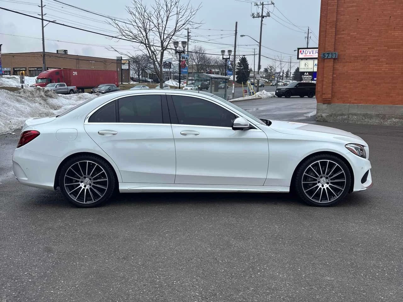 Mercedes-Benz C 300 CARFAX, снимка 3 - Автомобили и джипове - 53745492