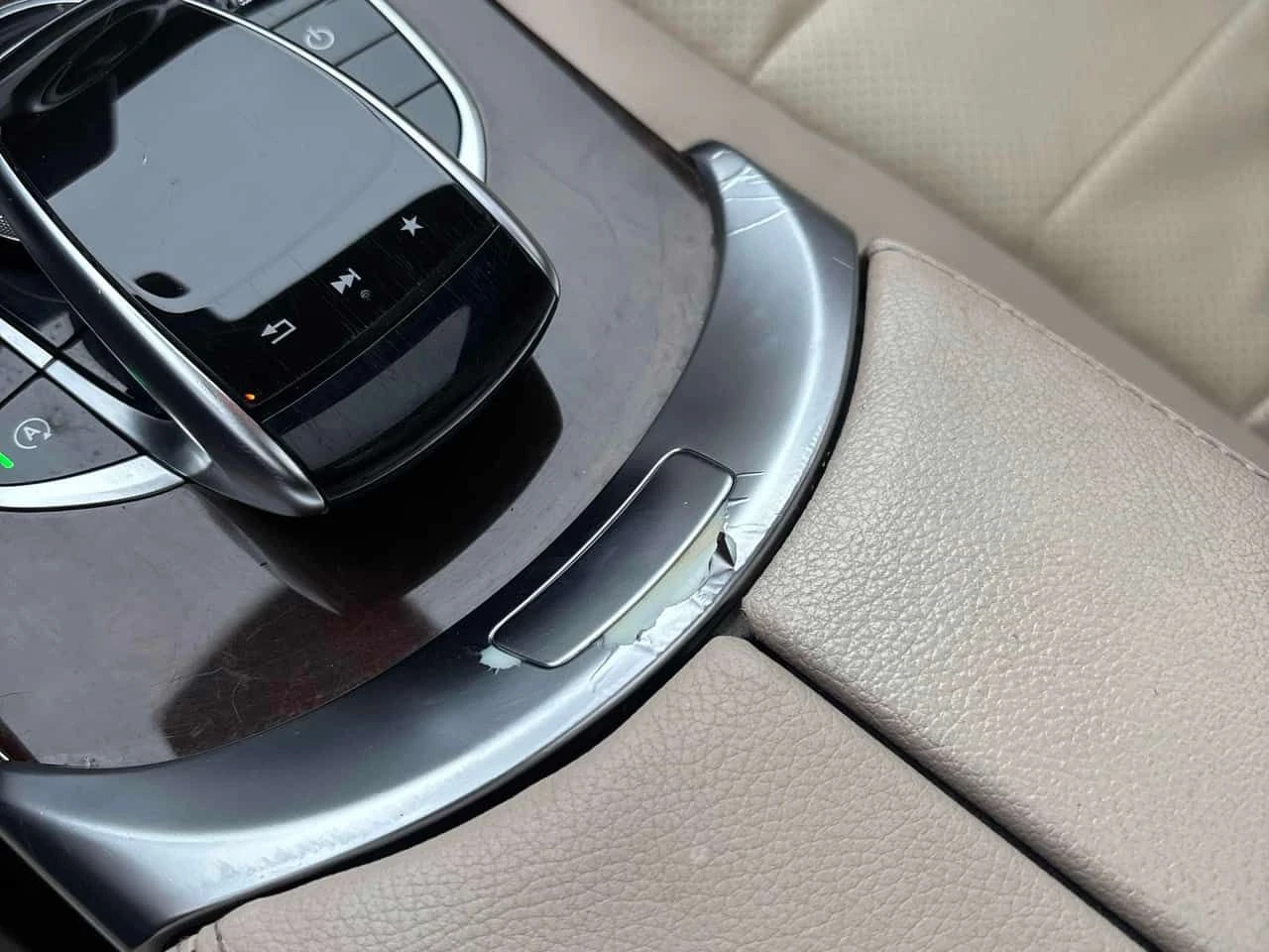 Mercedes-Benz C 300 CARFAX, снимка 10 - Автомобили и джипове - 53745492