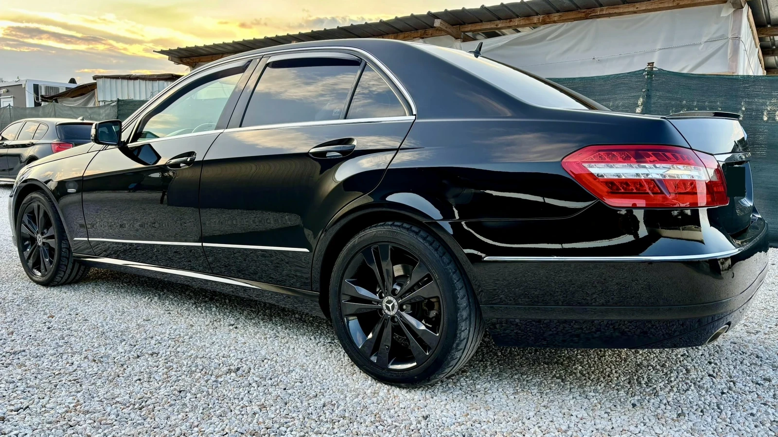 Mercedes-Benz E 350 EURO 6, снимка 4 - Автомобили и джипове - 54392281