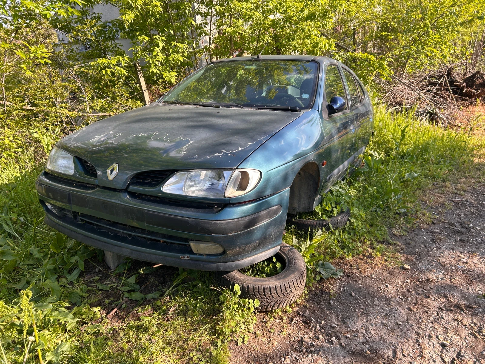 Renault Megane 1.4 1.6, снимка 8 - Автомобили и джипове - 54639198