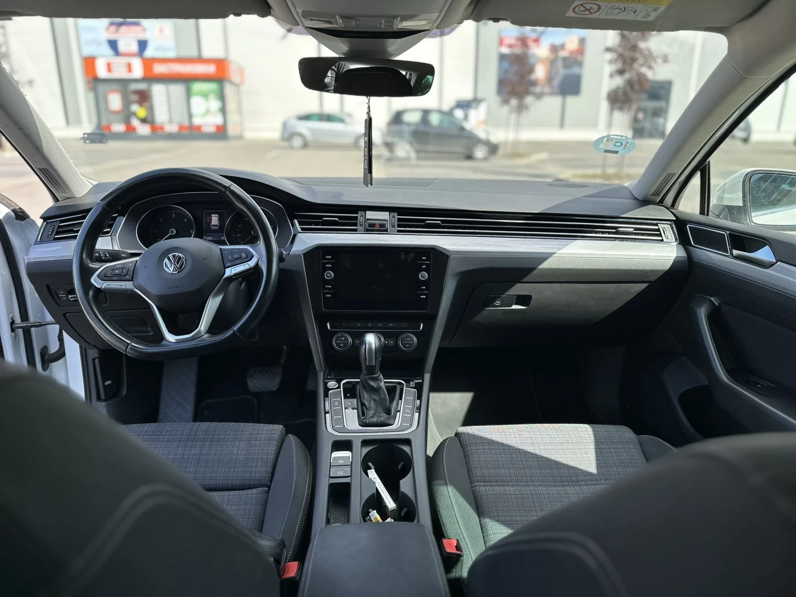 VW Passat, снимка 10 - Автомобили и джипове - 54729311