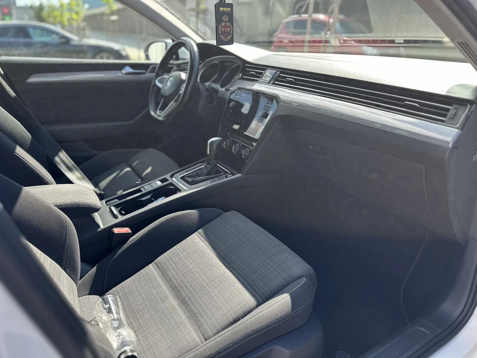 VW Passat, снимка 11 - Автомобили и джипове - 54729311