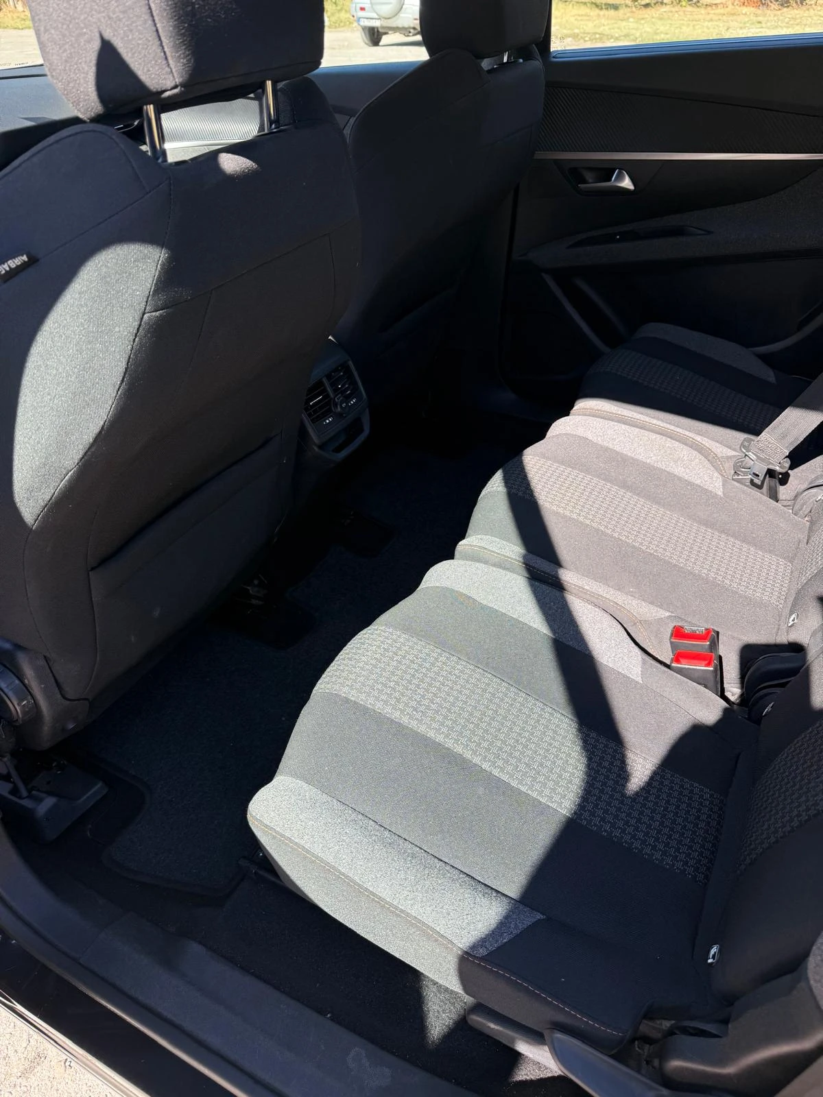 Peugeot 5008 1.2 PureTech, снимка 4 - Автомобили и джипове - 56429243