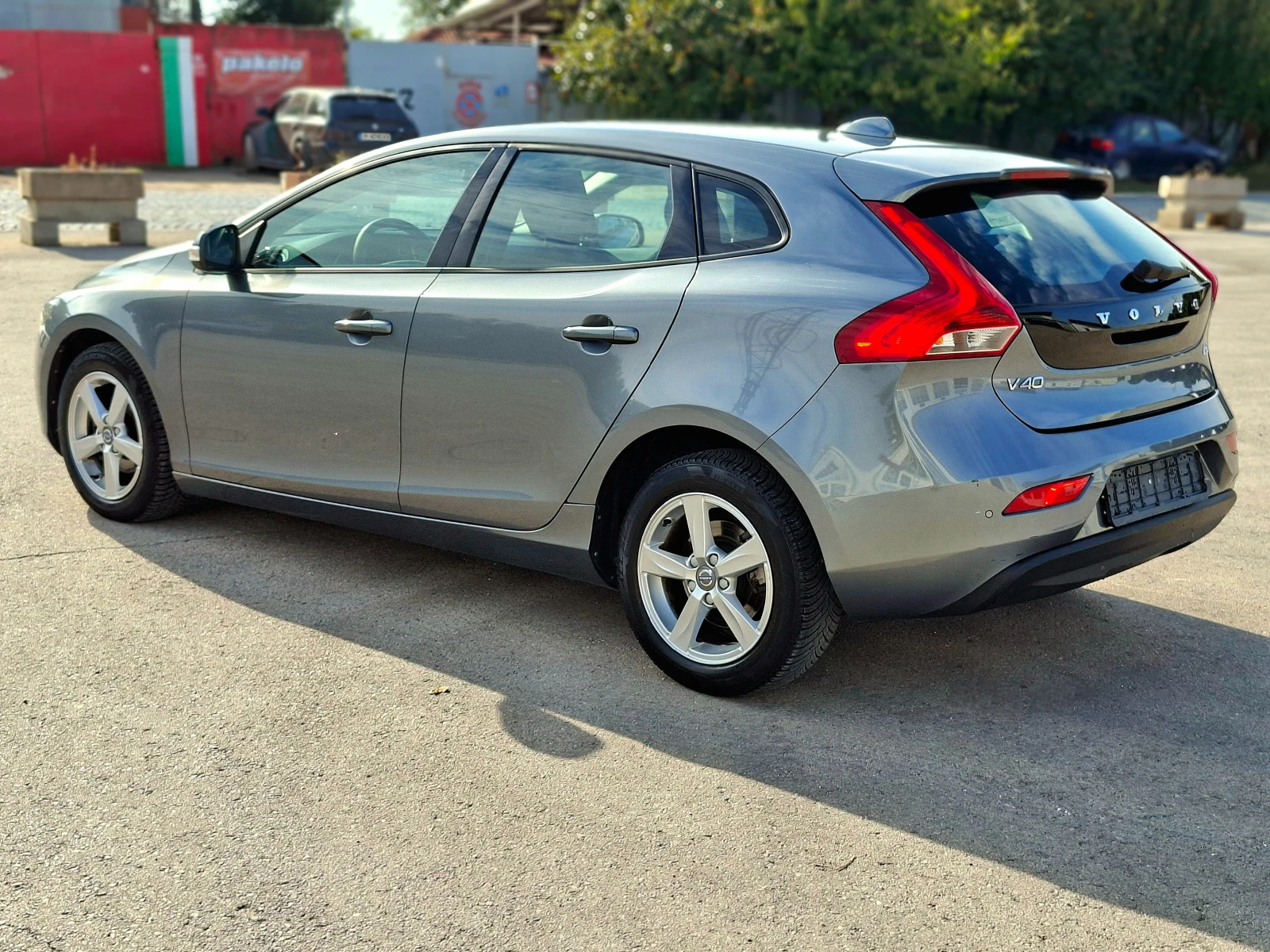 Volvo V40 2.0 D2 6ск., снимка 7 - Автомобили и джипове - 56530192