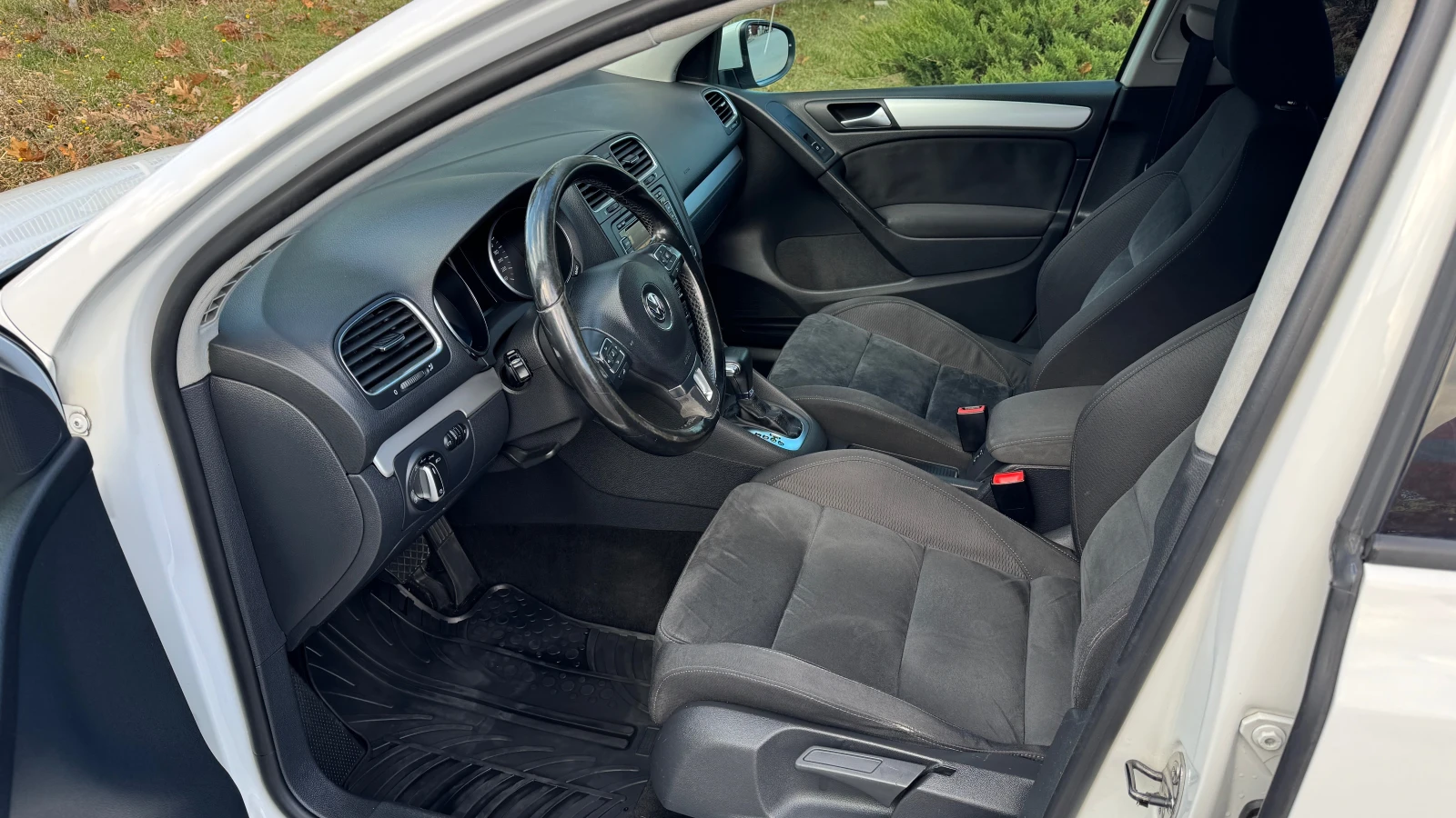 VW Golf 2.0 TDI , снимка 9 - Автомобили и джипове - 56646801