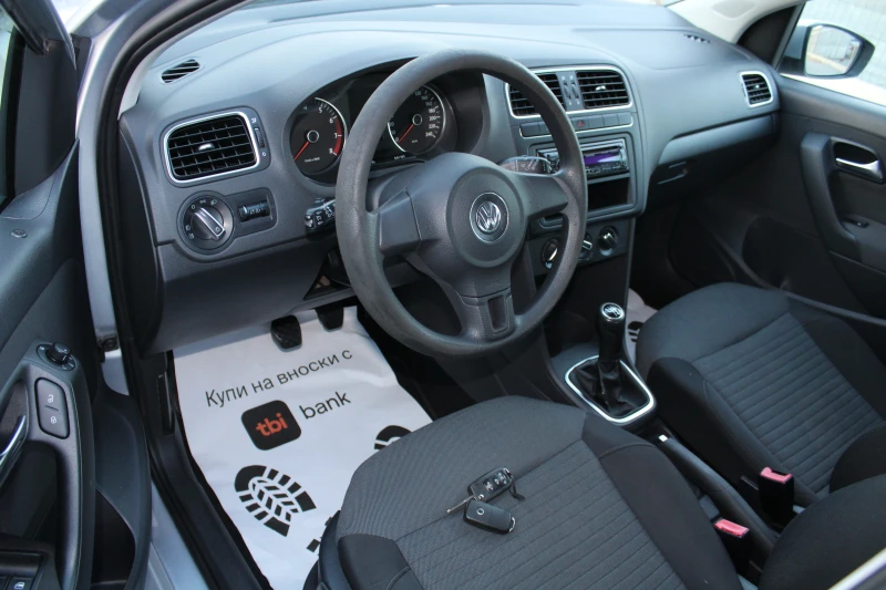 VW Polo  КАТО НОВА 1.4, снимка 11 - Автомобили и джипове - 49158542