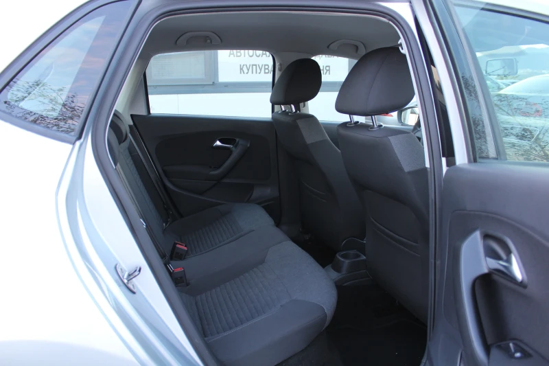 VW Polo  КАТО НОВА 1.4, снимка 15 - Автомобили и джипове - 49158542