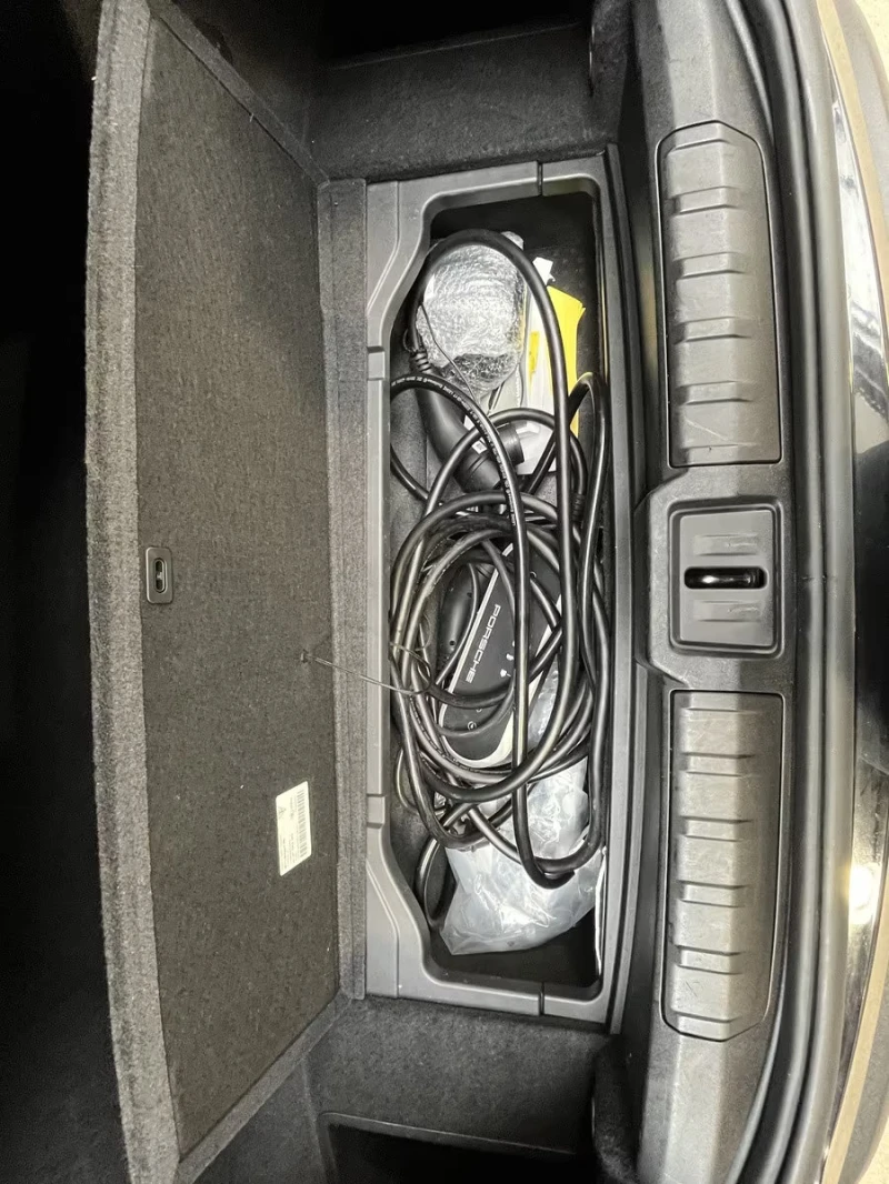 Porsche Taycan CHRONO-PACK/381HP/PANO/SPORT/112D, снимка 9 - Автомобили и джипове - 51894917