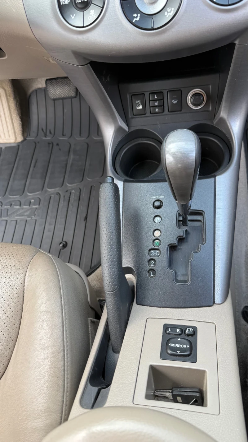 Toyota Rav4 2.0 vvti 4x4, снимка 10 - Автомобили и джипове - 52896436
