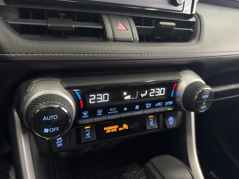 Toyota Rav4 XLE FWD, снимка 10 - Автомобили и джипове - 53373363