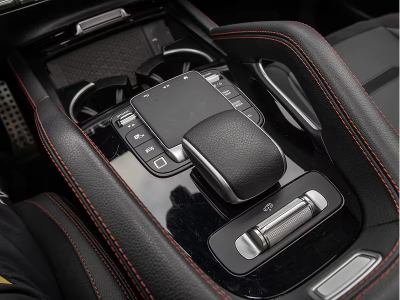 Mercedes-Benz GLE 53 4MATIC BURM* PANO* KEYLESS* 360 CAM* , снимка 8 - Автомобили и джипове - 54124176