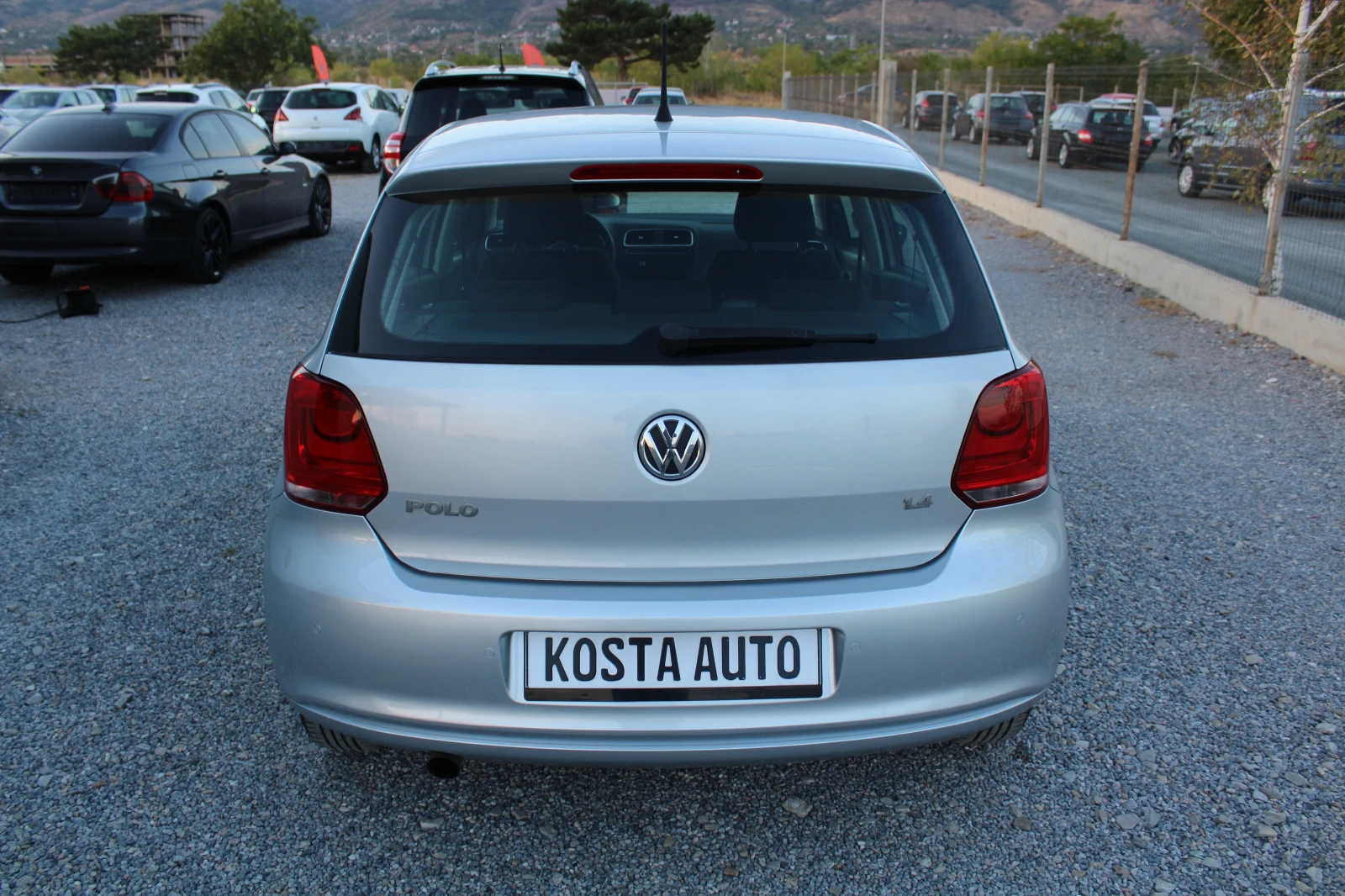 VW Polo  КАТО НОВА 1.4 - изображение 5