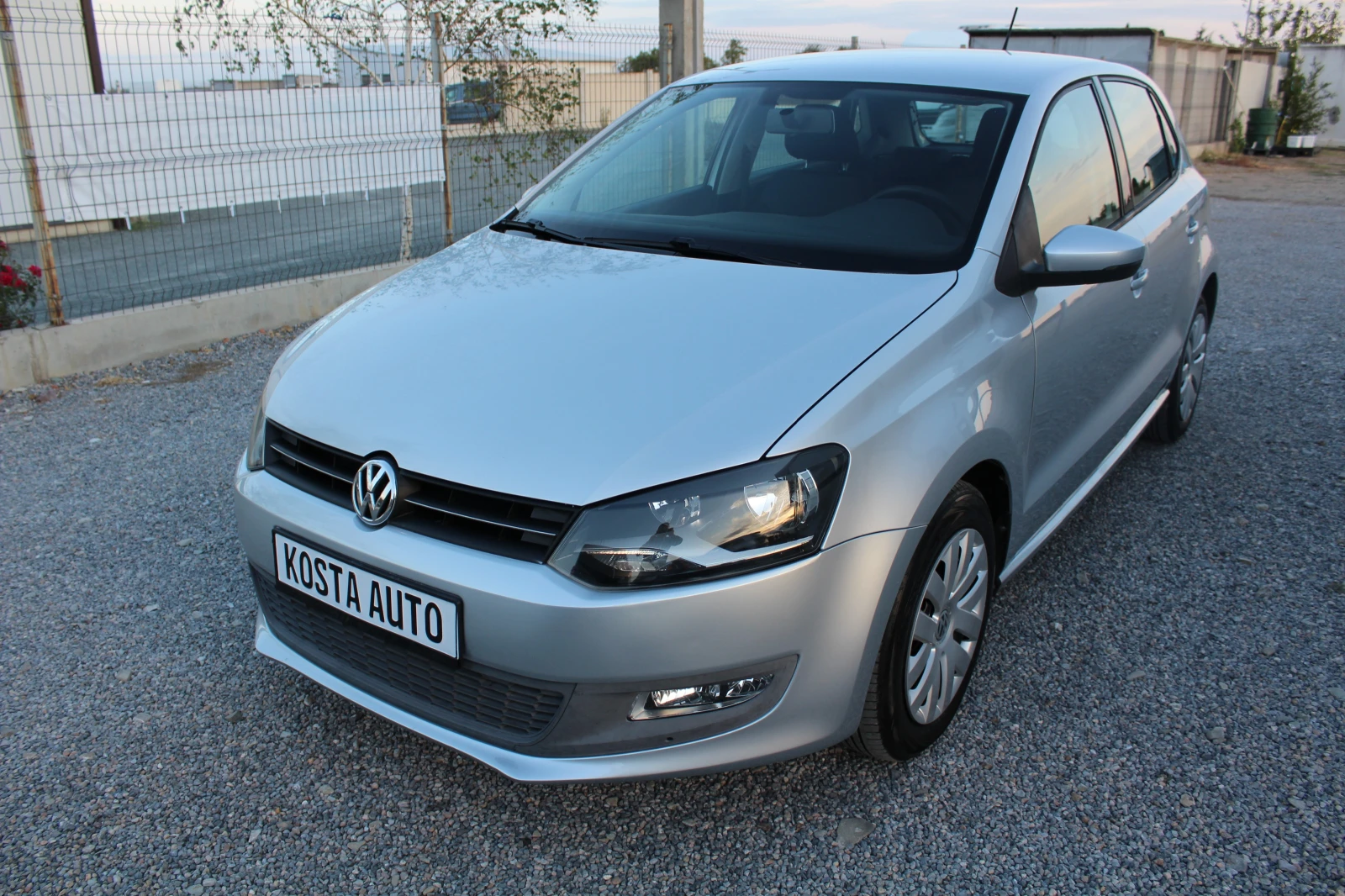 VW Polo  КАТО НОВА 1.4 - изображение 9