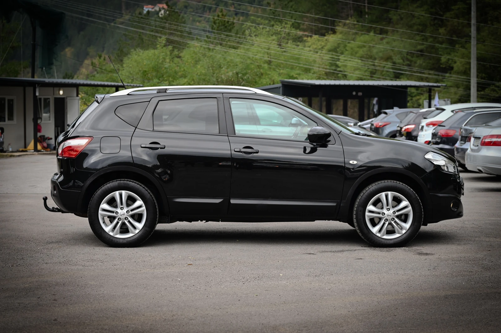 Nissan Qashqai 2.0i / 4х4 / Автоматик - изображение 6