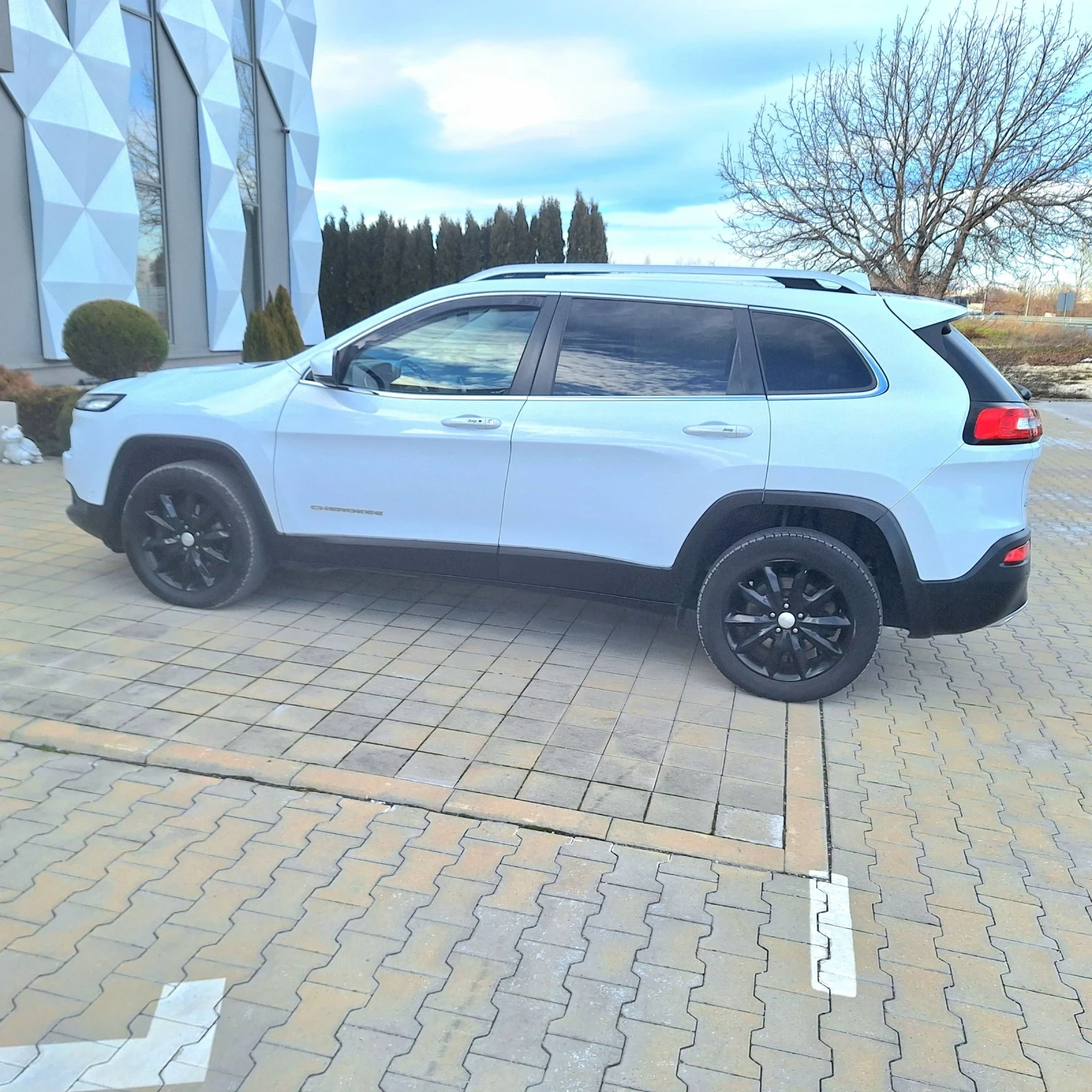 Jeep Cherokee 2.2 4�4 200�� | Mobile.bg � ����������� 7