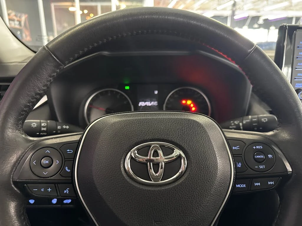 Toyota Rav4 XLE FWD - изображение 7