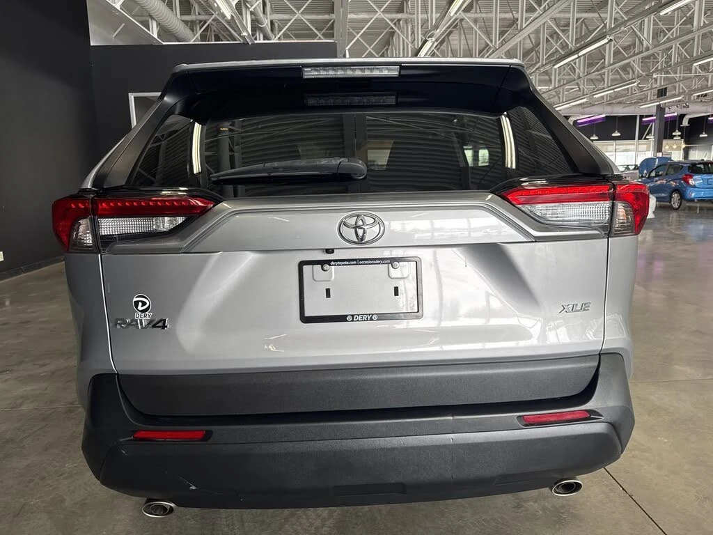 Toyota Rav4 XLE FWD - изображение 4