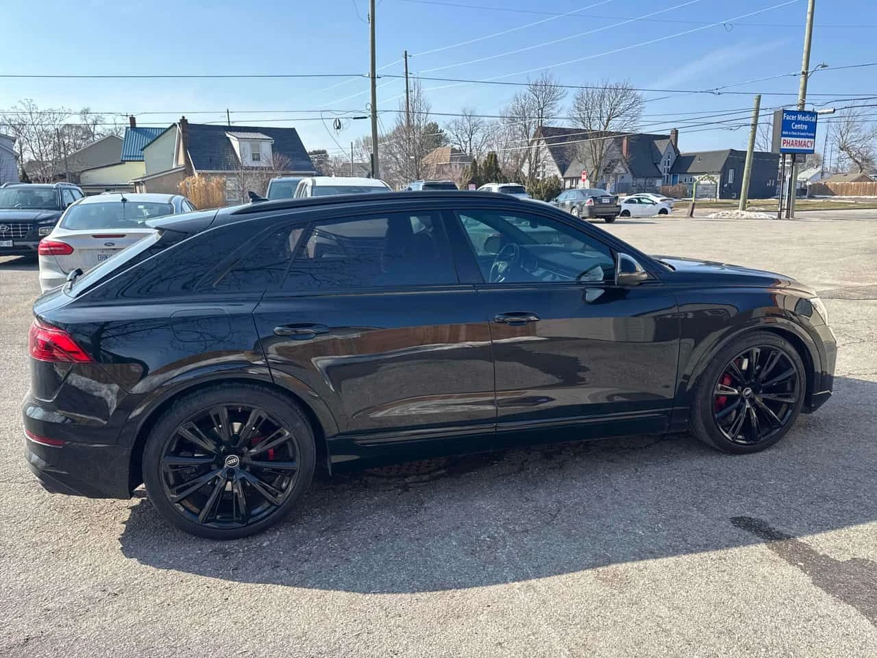 Audi SQ8 * ДИСТРОНИК * 360 * ОБДУХВАНЕ * CARPLAY - изображение 3