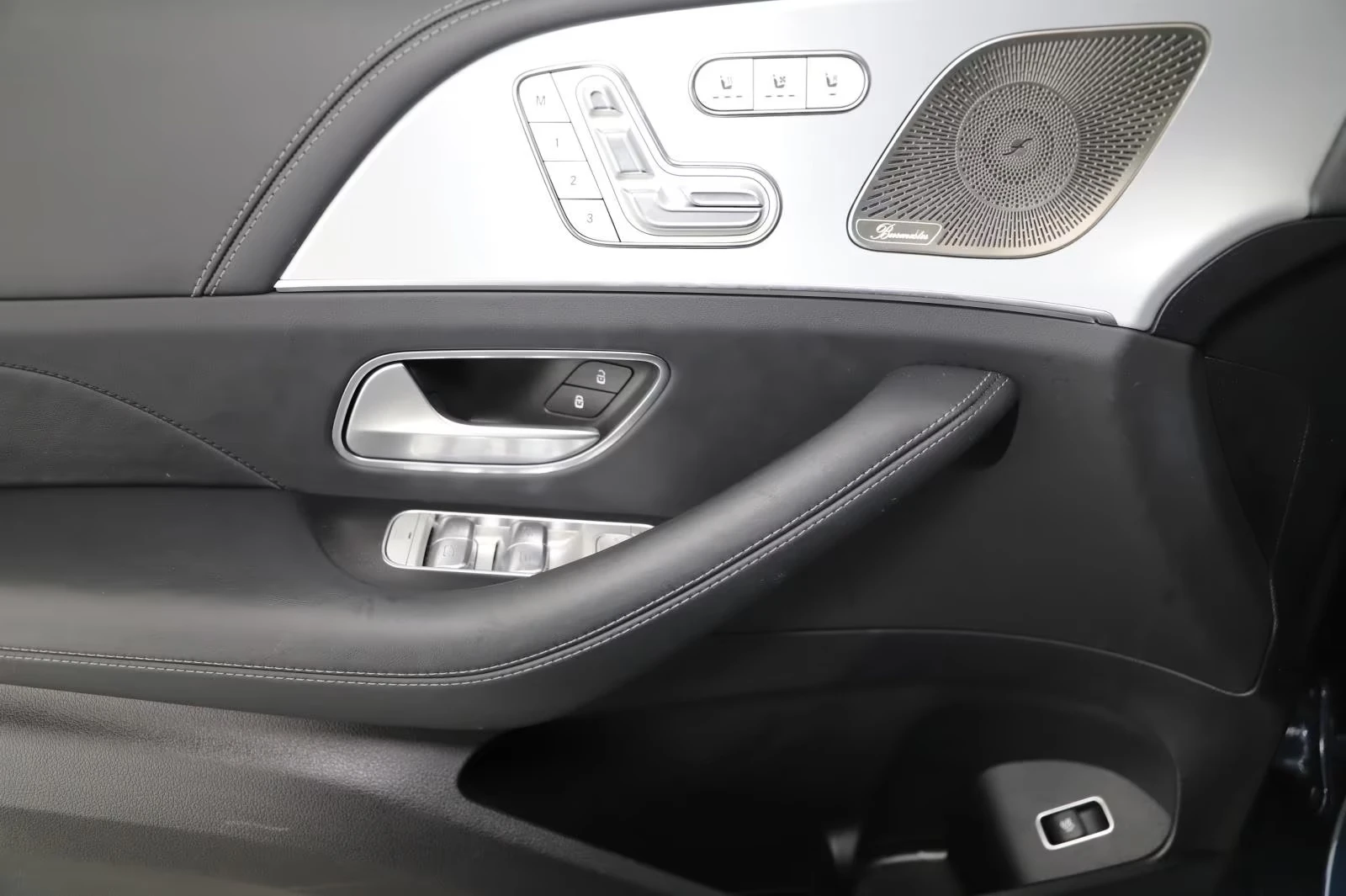 Mercedes-Benz GLE 580 AMG/4-MATIC/FACELIFT/NIGHT/PANO/BURM/AIRMATIC/360/, снимка 5 - Автомобили и джипове - 54074710