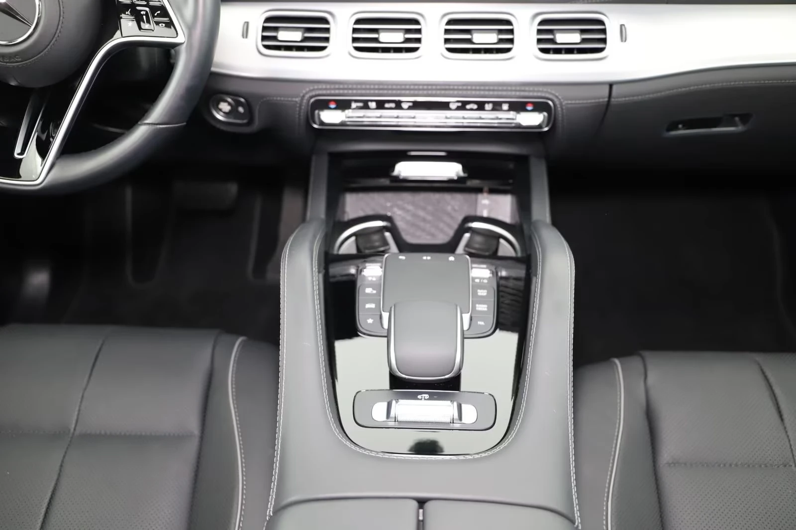 Mercedes-Benz GLE 580 AMG/4-MATIC/FACELIFT/NIGHT/PANO/BURM/AIRMATIC/360/, снимка 8 - Автомобили и джипове - 54074710