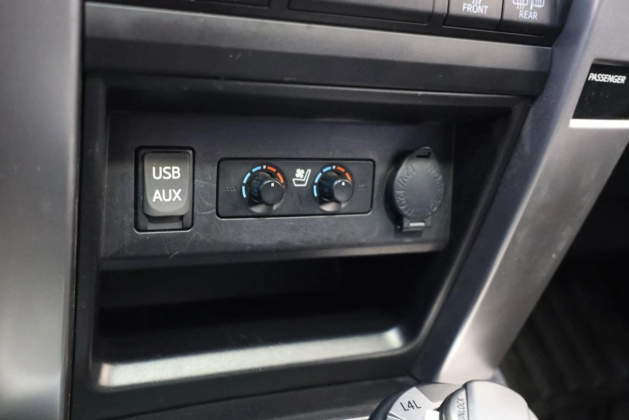 Toyota 4runner LIMITED 4WD -| 7 Места| Панорама| Нави| Камера, снимка 5 - Автомобили и джипове - 54542035