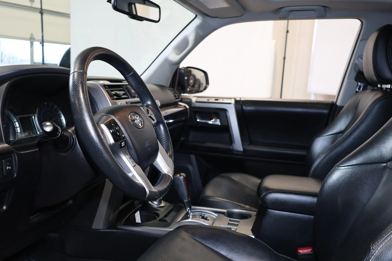 Toyota 4runner LIMITED 4WD -| 7 Места| Панорама| Нави| Камера, снимка 3 - Автомобили и джипове - 54542035