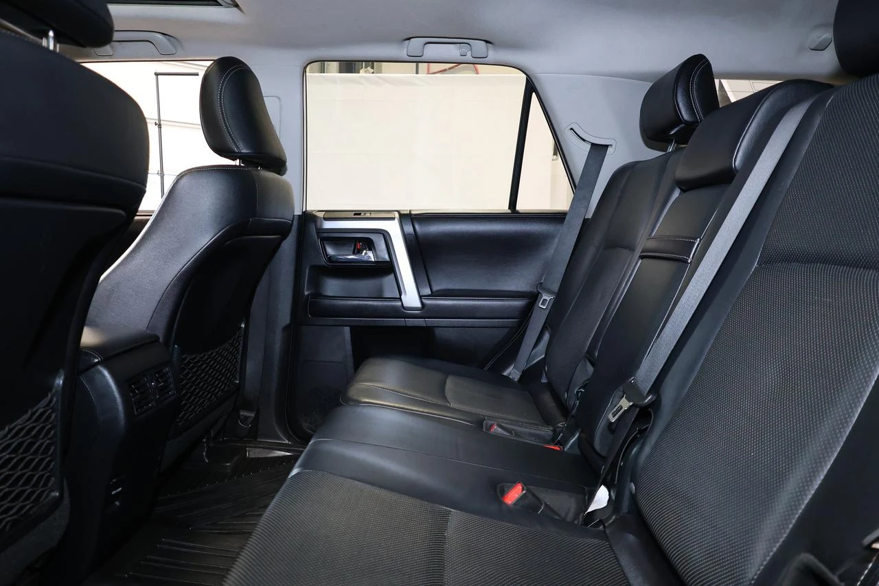 Toyota 4runner LIMITED 4WD -| 7 Места| Панорама| Нави| Камера, снимка 8 - Автомобили и джипове - 54542035