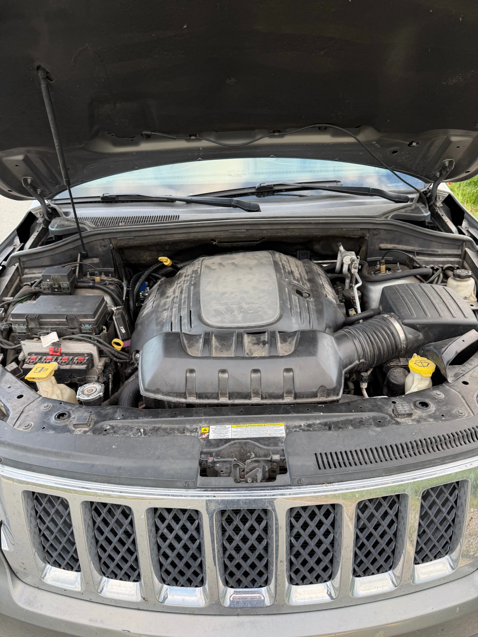 Jeep Grand cherokee 5.7 HEMI, снимка 8 - Автомобили и джипове - 54585139