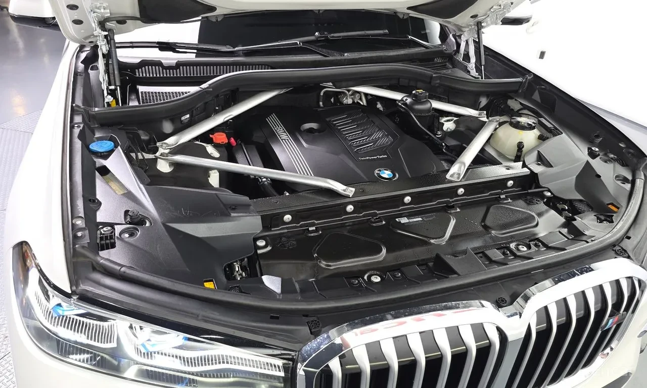 BMW X7 xDrive40i M Sport| 6 SEATS| xDRIVE| LEATHER| PANOR, снимка 6 - Автомобили и джипове - 55046953